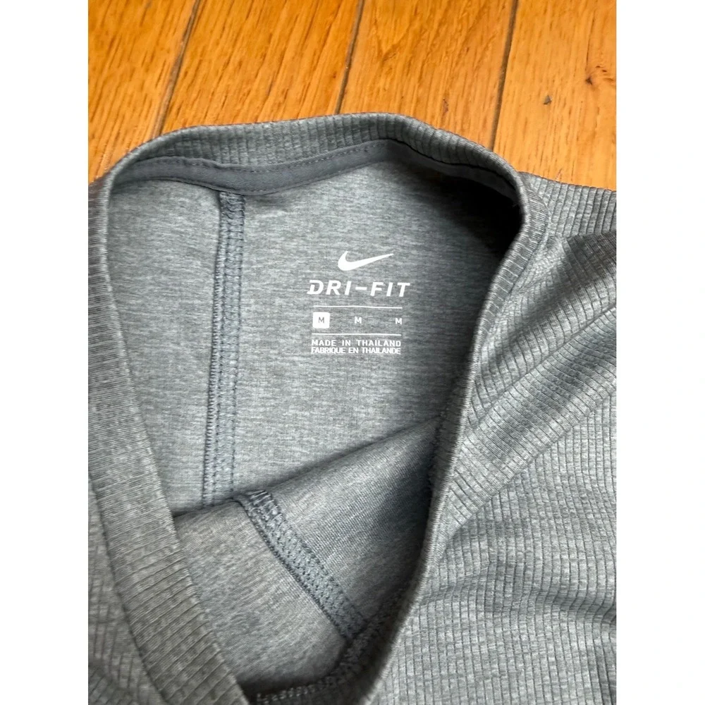 Nike Dri-FIT Womens Twist Front Ribbed Crop Tank Top Gray Medium